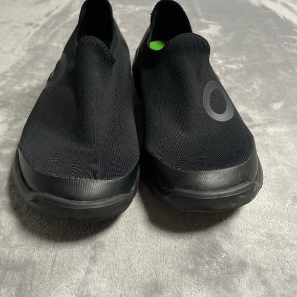 Oofos Oomg Shoes 10.5 Black Slip On Sport Recovery Cushioned Athletic Comfort - Picture 2 of 8